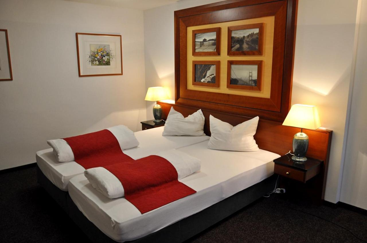 Hotel U Bileho Kone Loket Exterior foto