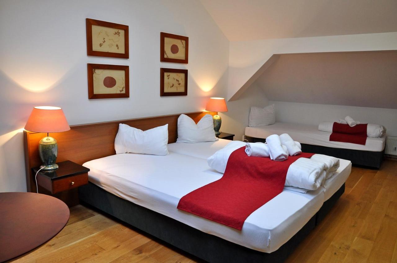 Hotel U Bileho Kone Loket Exterior foto
