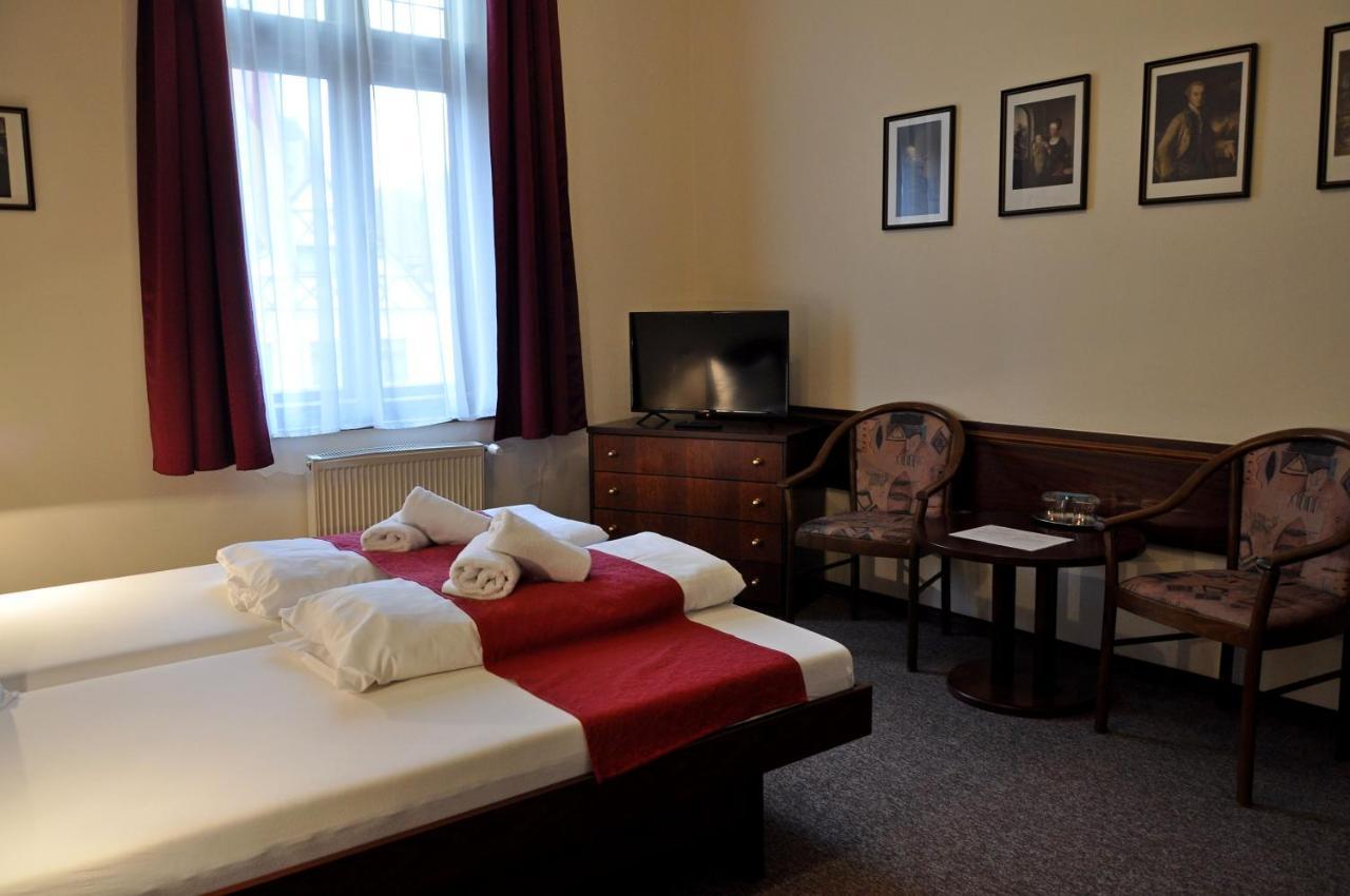 Hotel U Bileho Kone Loket Cameră foto