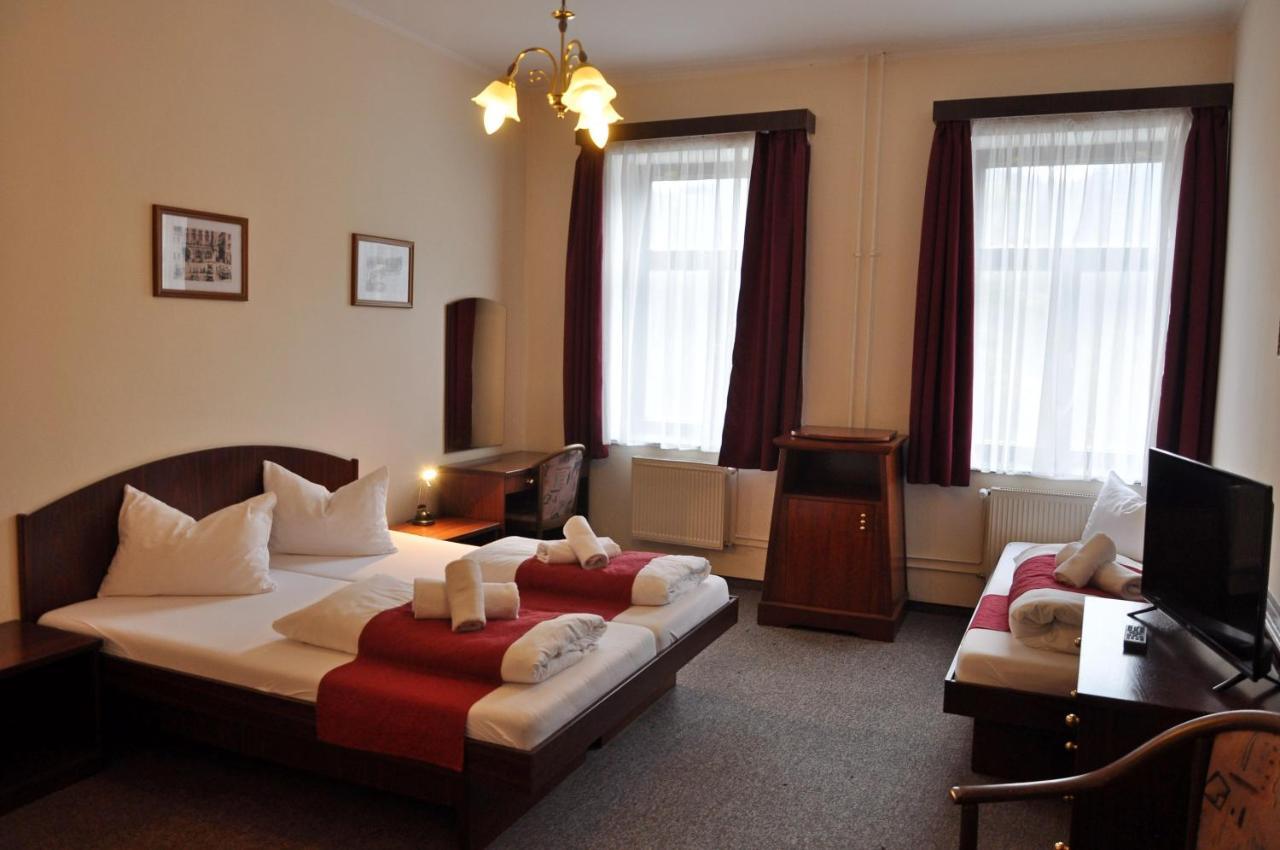 Hotel U Bileho Kone Loket Cameră foto
