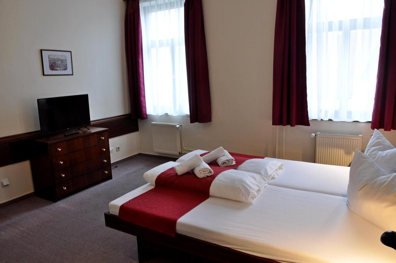 Hotel U Bileho Kone Loket Cameră foto