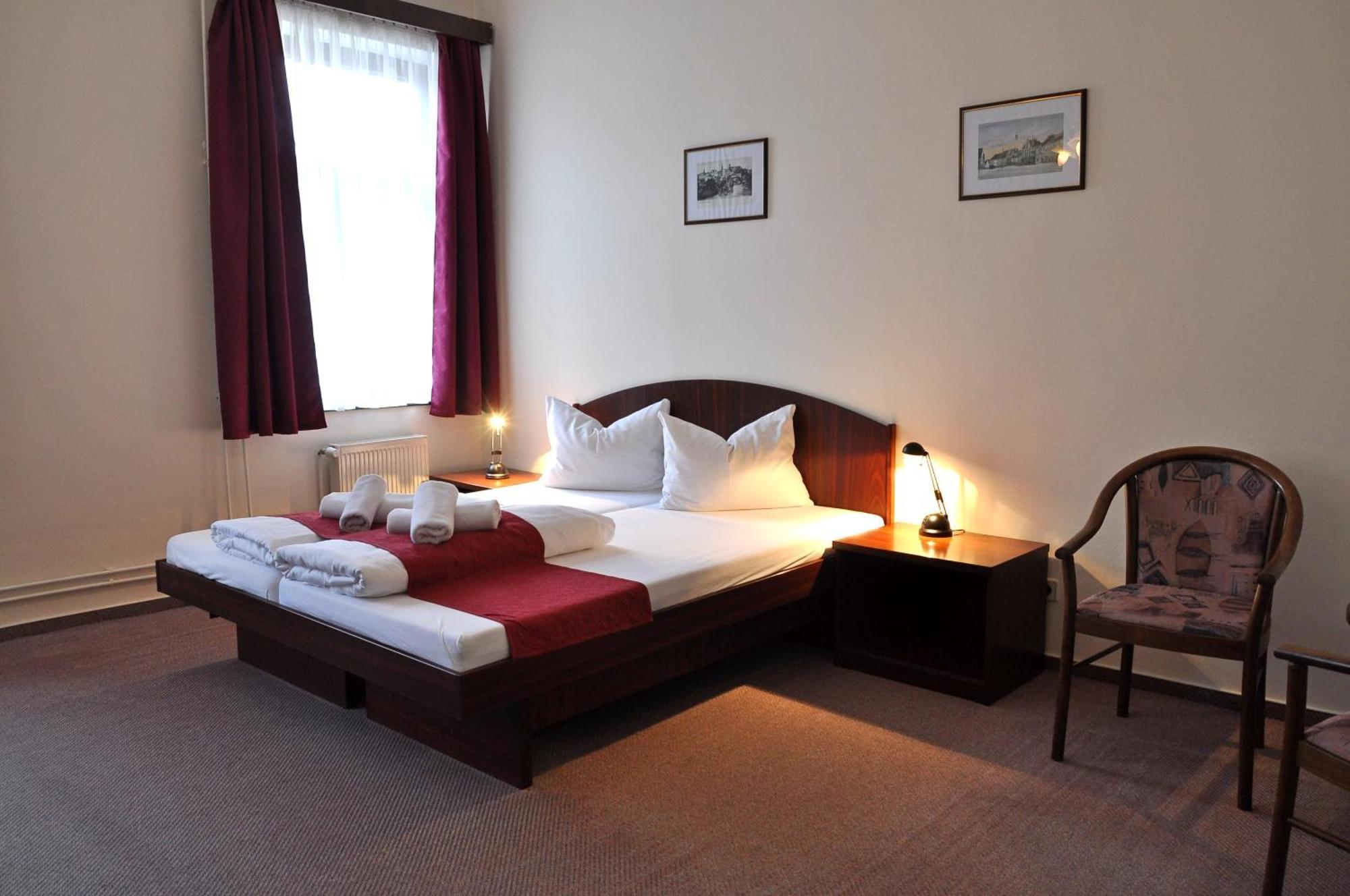 Hotel U Bileho Kone Loket Cameră foto
