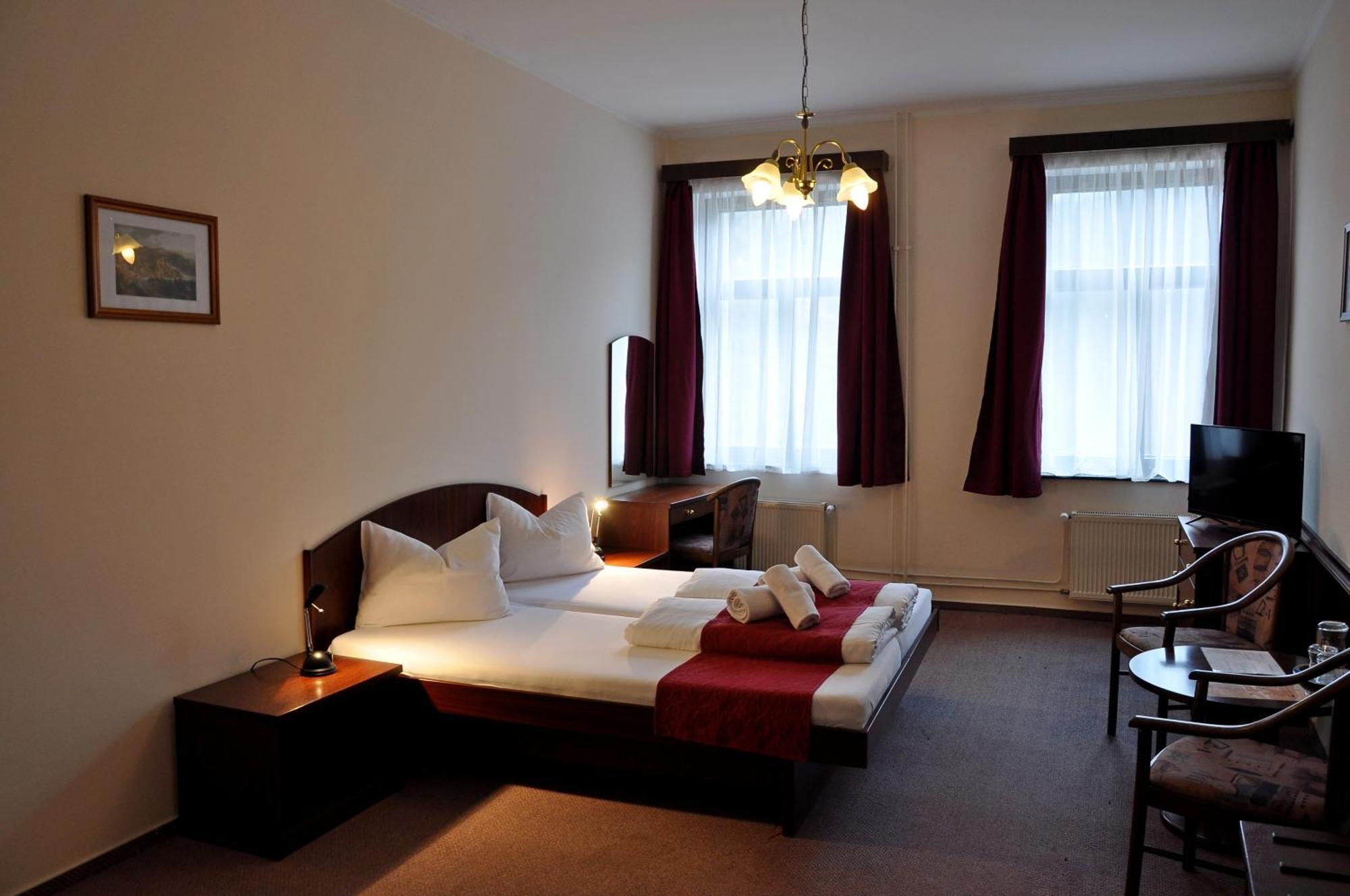 Hotel U Bileho Kone Loket Cameră foto